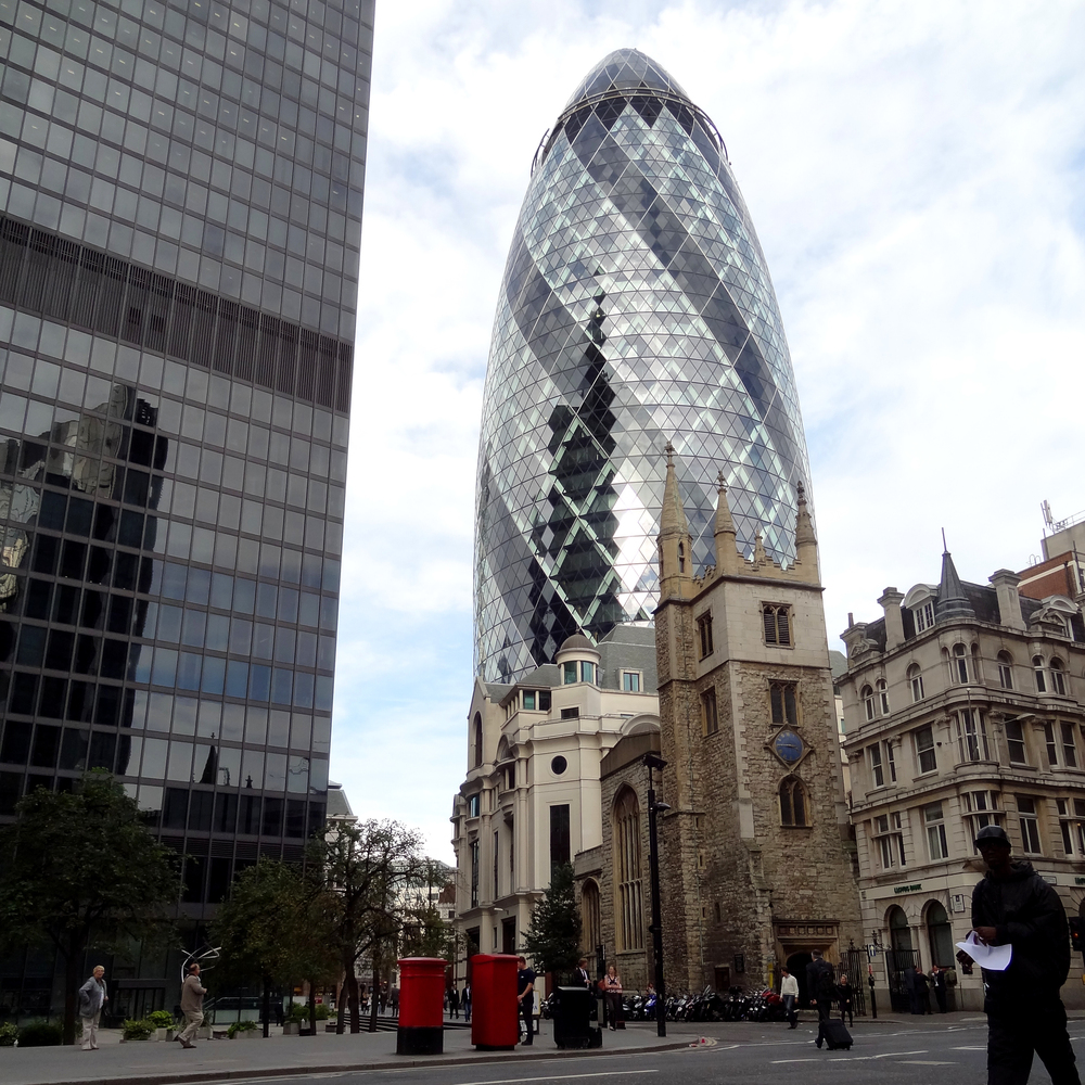 30 St. Mary Axe (The
Gherkin)