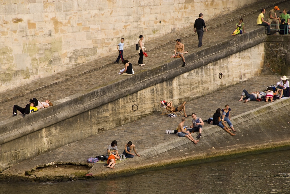 sunning on the Seine